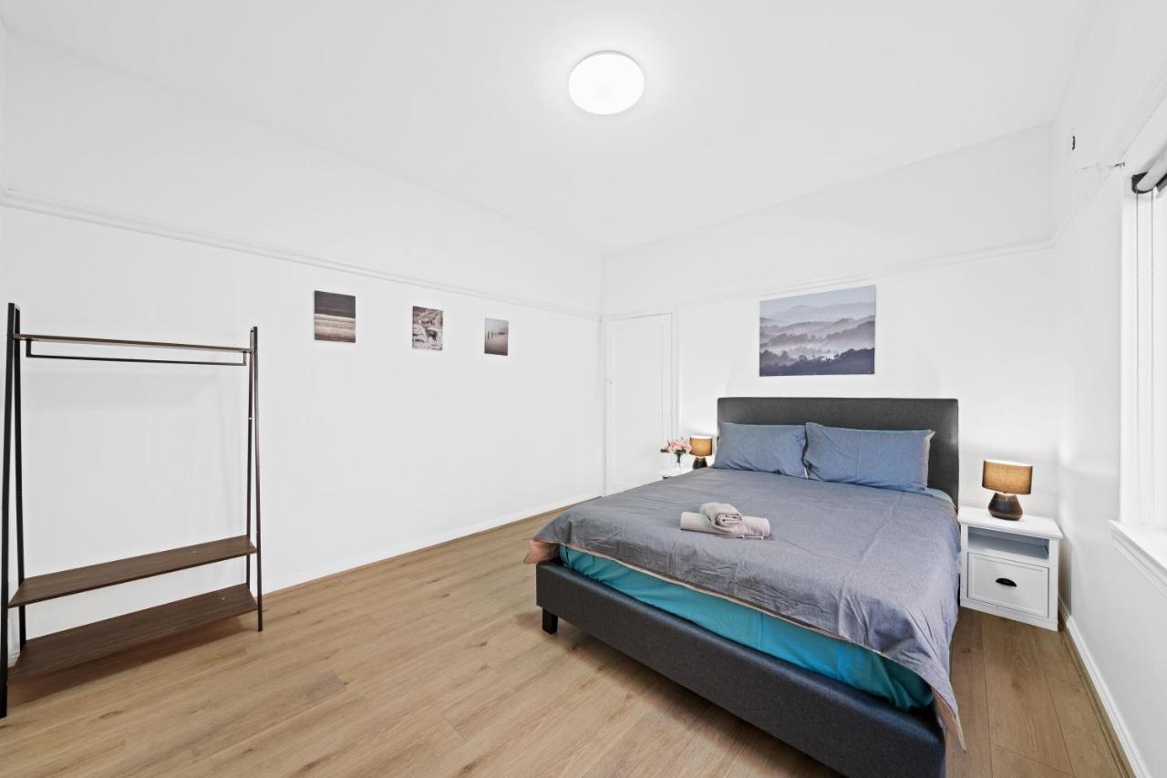 Burwood City Newly Renovated 2 Bed 2 Bath Free Private Parking Big Apt Sydney Exteriör bild