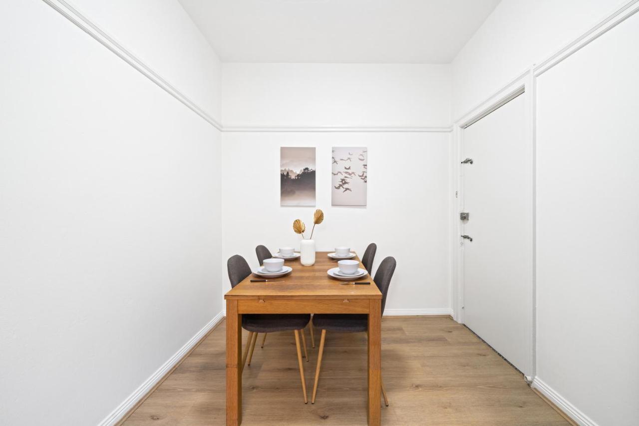 Burwood City Newly Renovated 2 Bed 2 Bath Free Private Parking Big Apt Sydney Exteriör bild