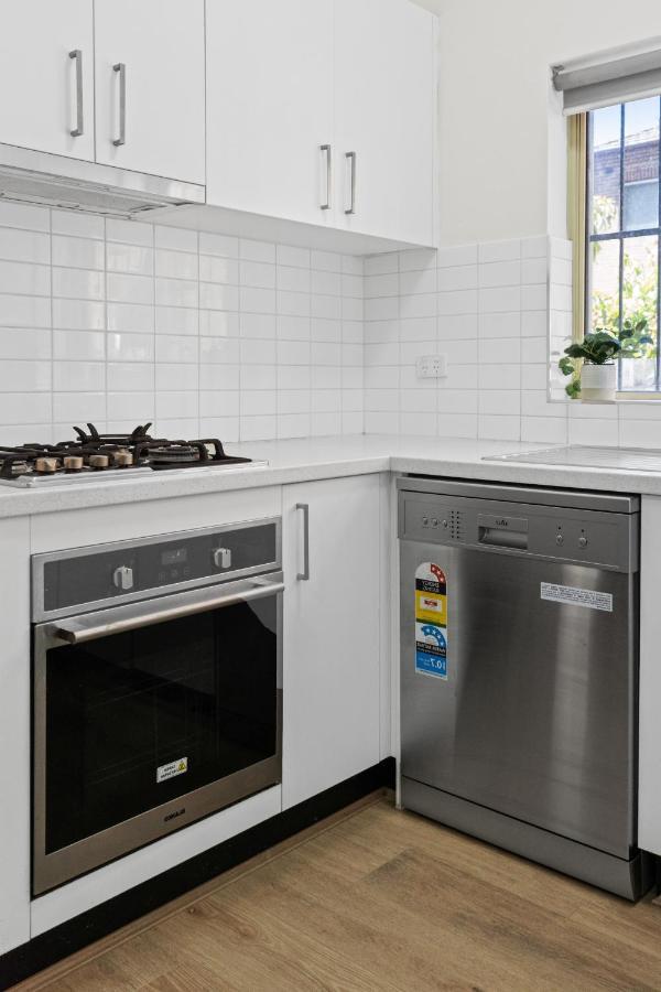 Burwood City Newly Renovated 2 Bed 2 Bath Free Private Parking Big Apt Sydney Exteriör bild