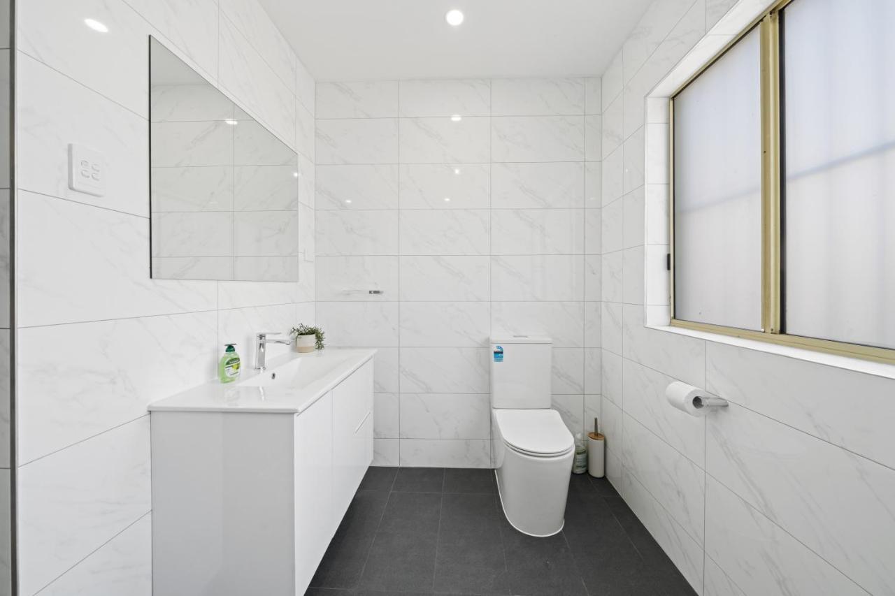 Burwood City Newly Renovated 2 Bed 2 Bath Free Private Parking Big Apt Sydney Exteriör bild